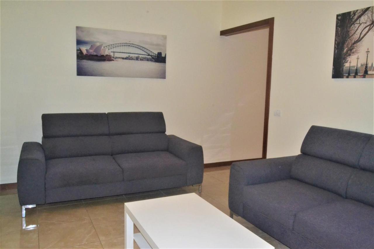 Urban Flat Apartment *